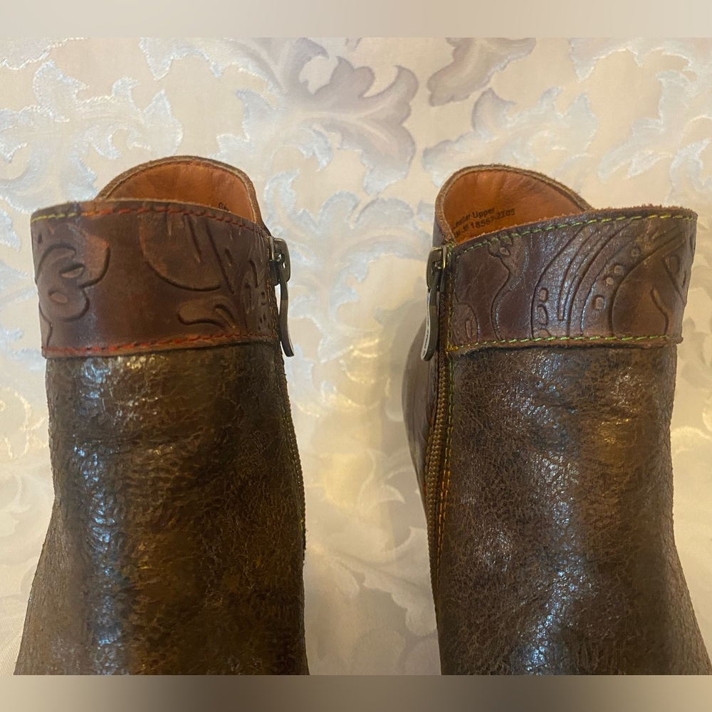 Worn once L’Artiste Spring Step Leather Booties, Bestlove, Size 38, US 7.5-8 - Picture 4 of 13